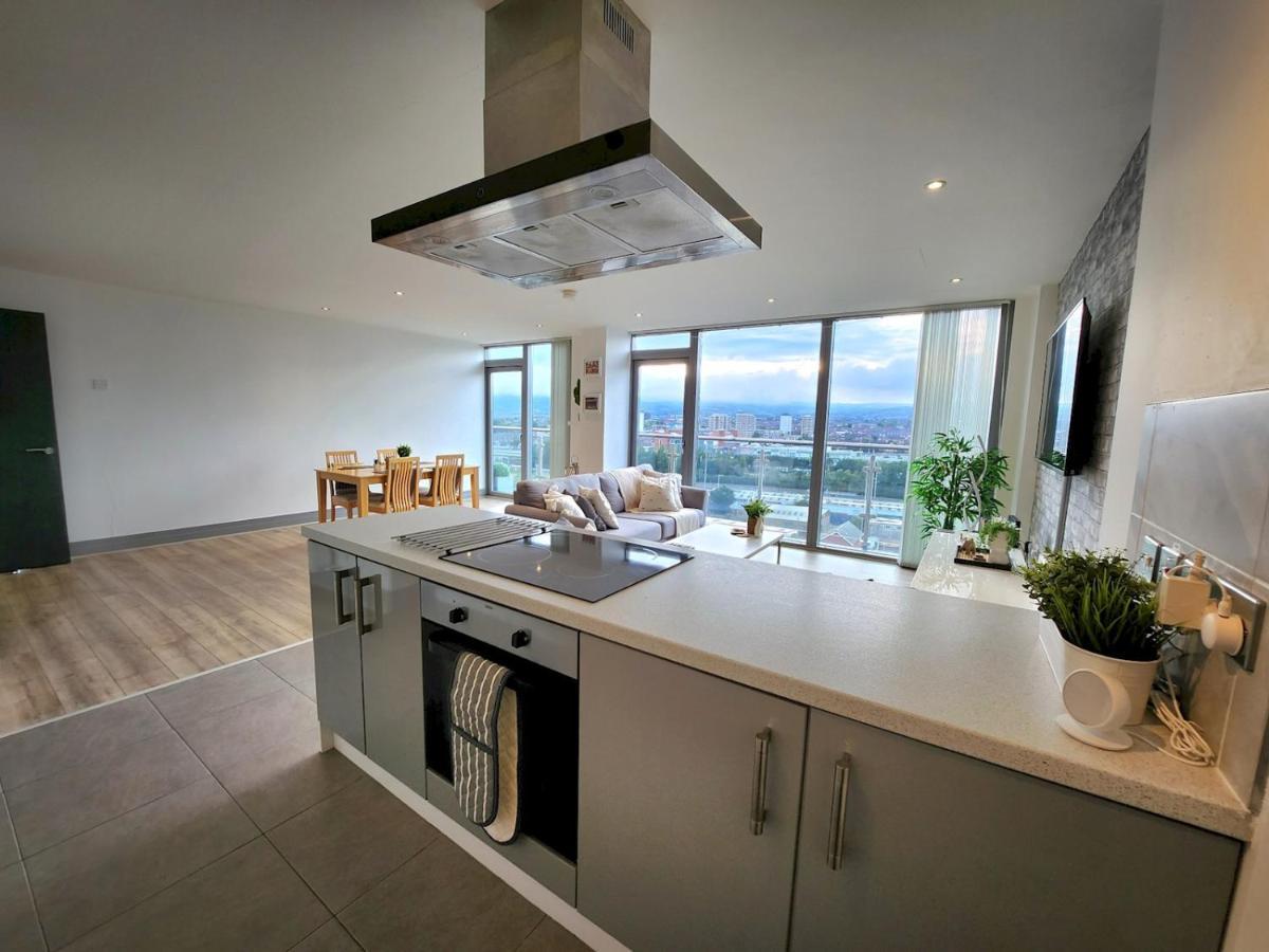 Apartamento Pass The Keys Stunning Penthouse With Balcony Sunset Views Belfast Exterior foto