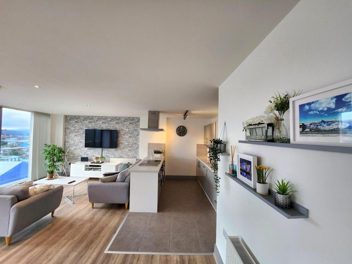 Apartamento Pass The Keys Stunning Penthouse With Balcony Sunset Views Belfast Exterior foto